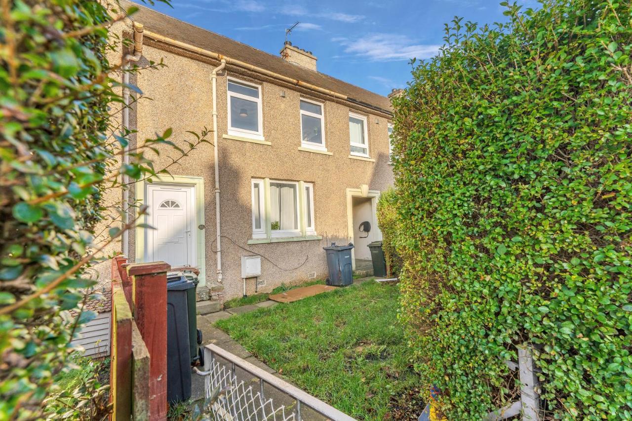 Modern & Spacious 2 Bedroom House - Free Parking - Front & Back Garden - Private Main Door Entrance Edynburg Zewnętrze zdjęcie