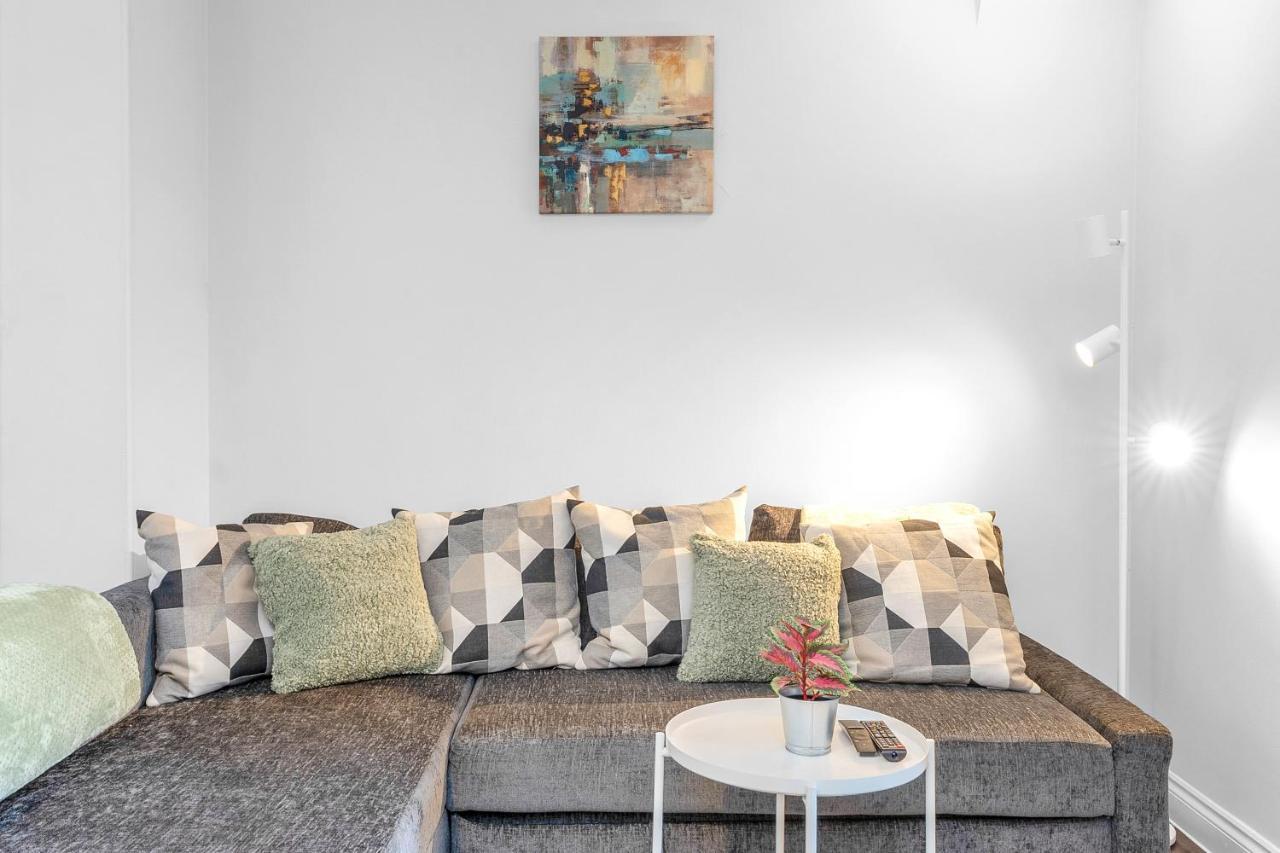 Modern & Spacious 2 Bedroom House - Free Parking - Front & Back Garden - Private Main Door Entrance Edynburg Zewnętrze zdjęcie