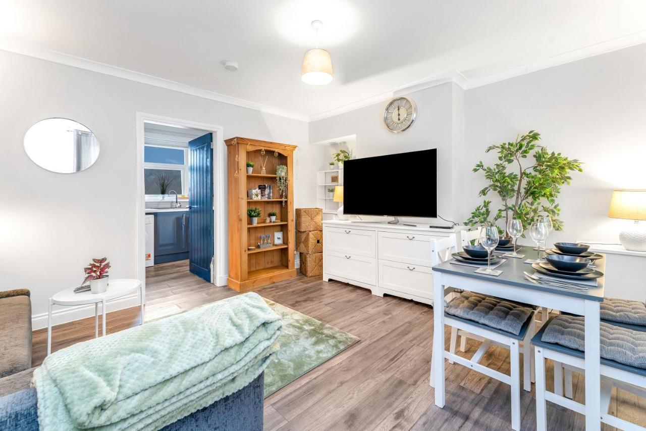 Modern & Spacious 2 Bedroom House - Free Parking - Front & Back Garden - Private Main Door Entrance Edynburg Zewnętrze zdjęcie